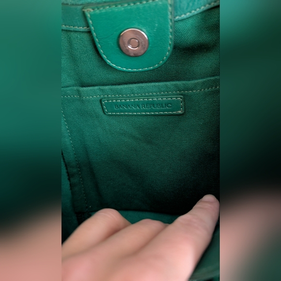 Banana Republic | Paige Pinking Sheers Tote, Kelly Green Leather Purse - Picture 7 of 16